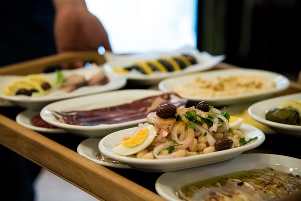 oneman.gr: To Χοχλιδάκι και τα μυστικά της Πολίτικης κουζίνας